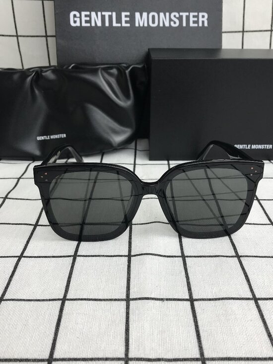 NWT Gentle Monster Flatba “My Ma” Black Sunglasses main image 9